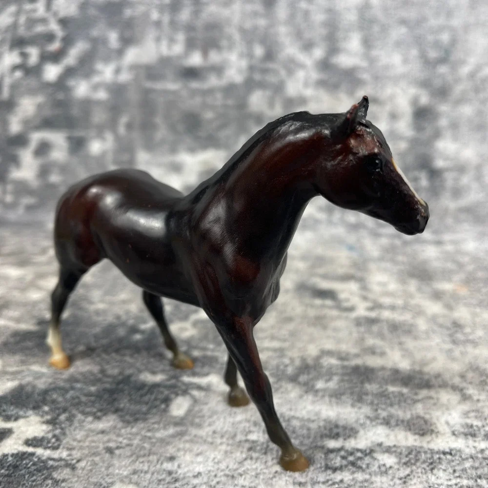 Breyer BMC Walking Horse Dark Brown Pale Leg Nose‎ Blaze Equestrian Figure